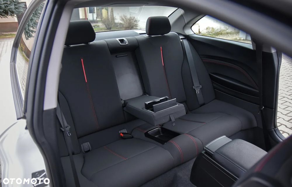 BMW Seria 2 218d Sport Line - 12