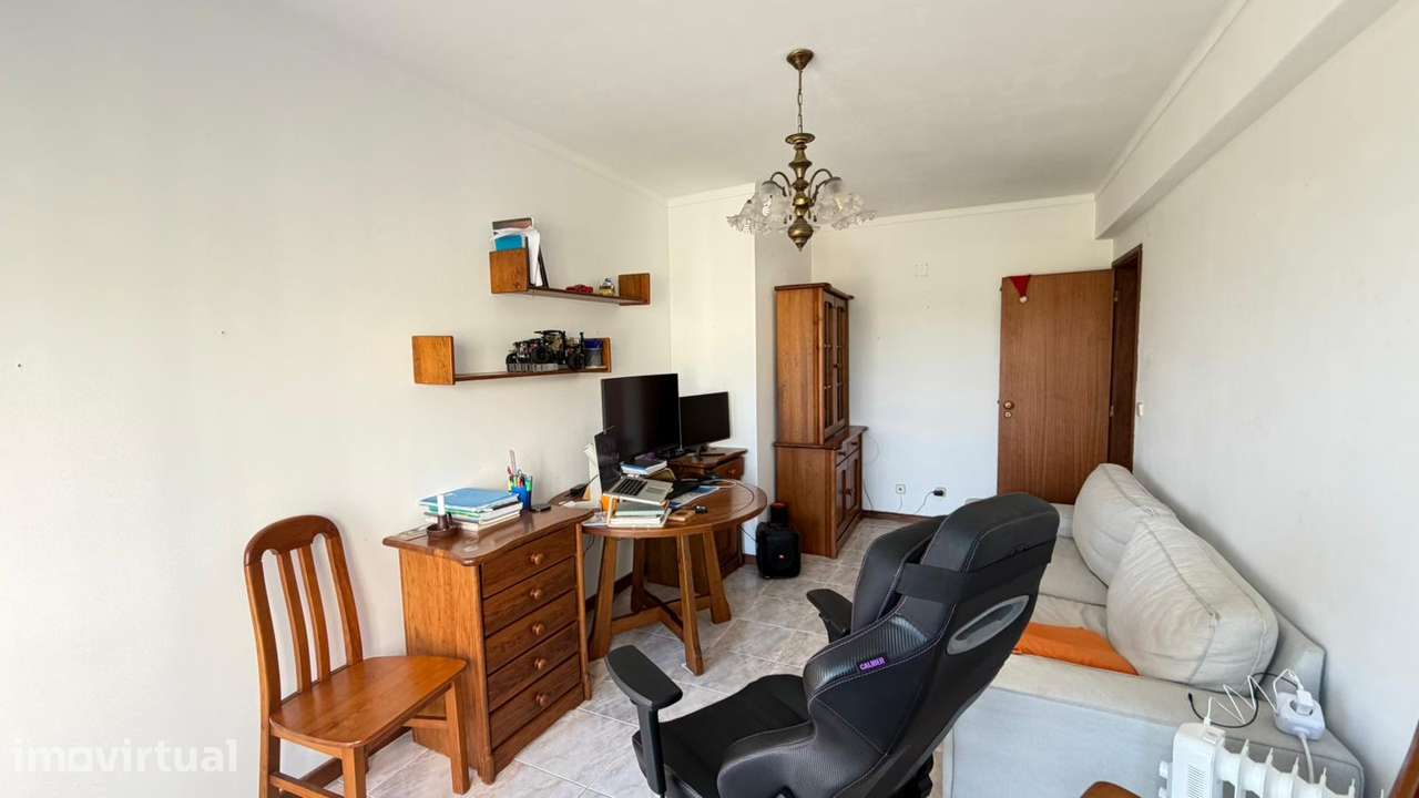 Apartamento T1 em Peniche – A 200 metros da Praia da Cova de Alfarroba - Grande imagem: 2/27