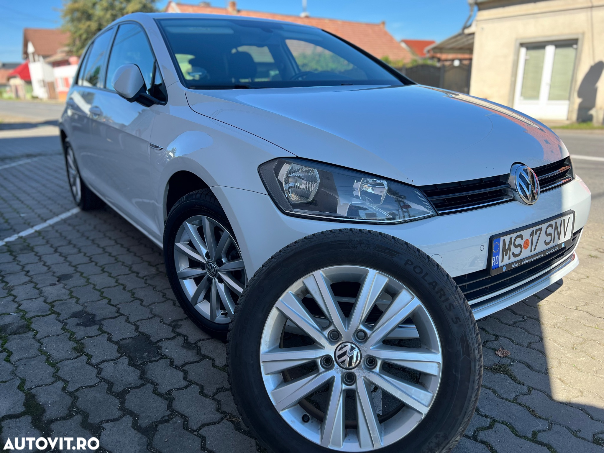 Volkswagen Golf 1.6 TDI BlueMotion Technology Lounge - 10