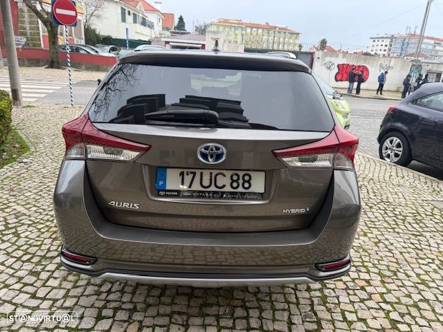 Toyota Auris Touring Sports 1.8 HSD Freestyle - 4