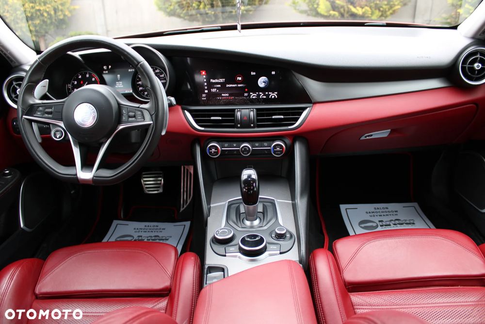 Alfa Romeo Giulia 2.0 Turbo 16V AT8-Q4 Veloce Ti - 23