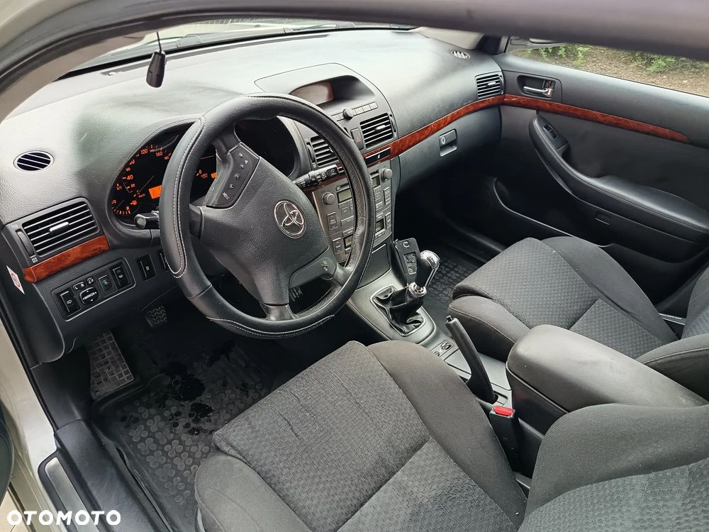 Toyota Avensis 2.0 D-4D Sol - 7