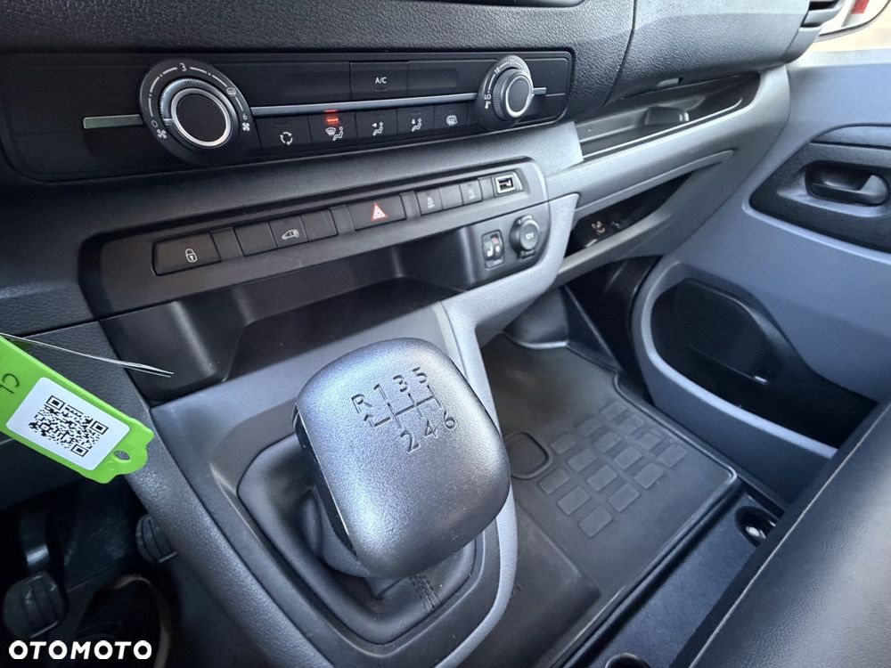 Peugeot Expert Plus - 16
