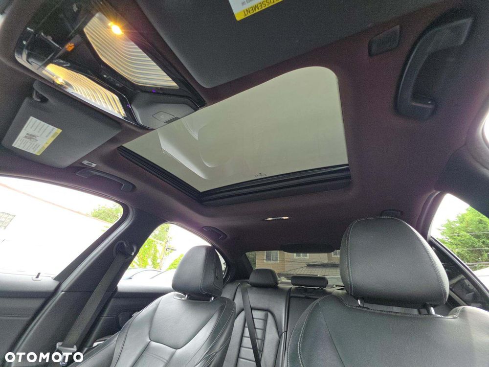BMW Seria 3 M340i xDrive - 12