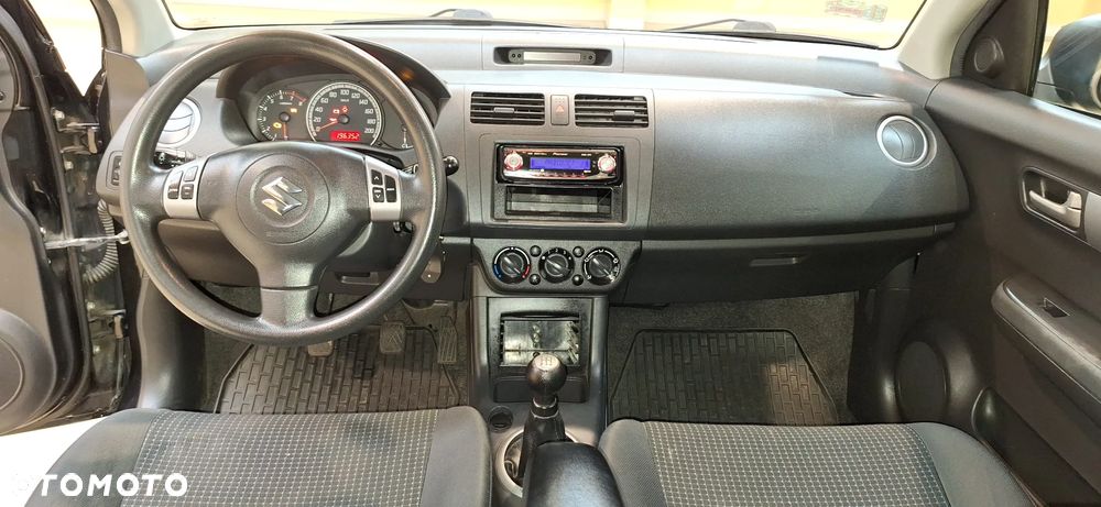 Suzuki Swift - 13
