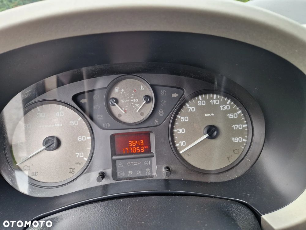 Peugeot Partner HDi FAP 115 Family - 14