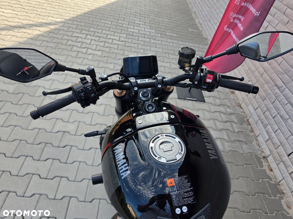Yamaha XSR - 6