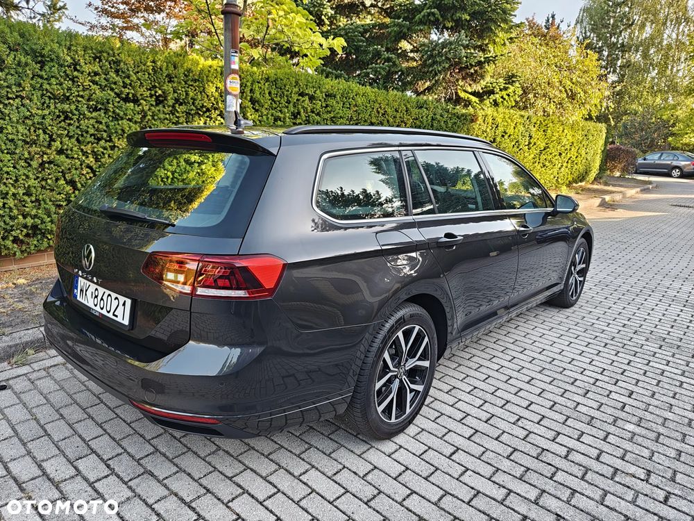Volkswagen Passat - 11