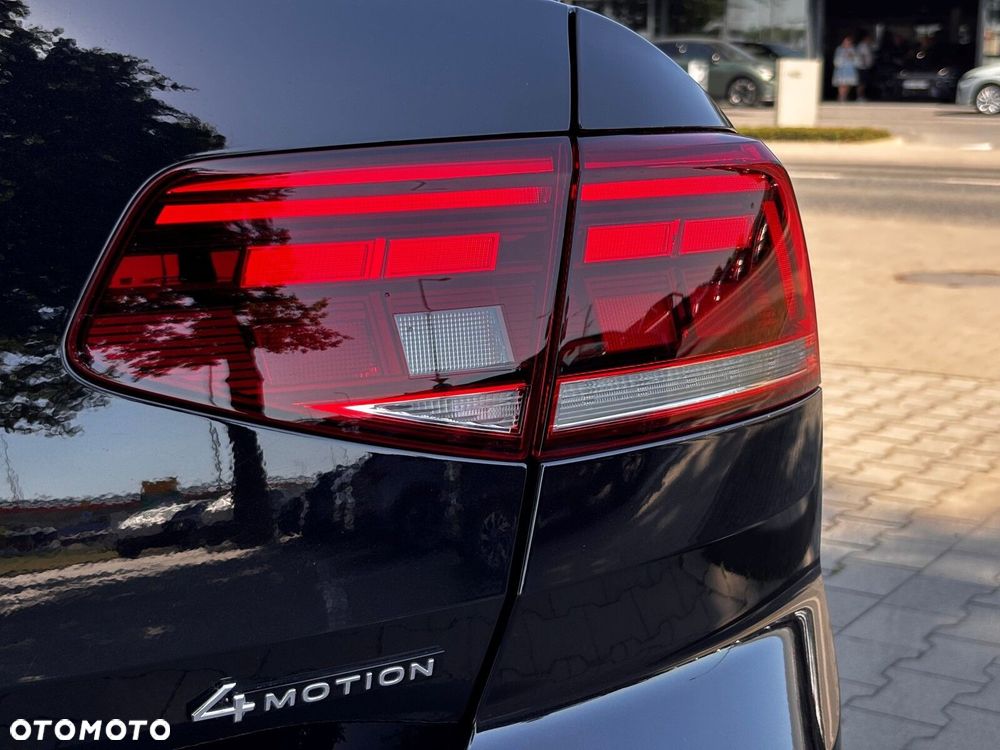 Volkswagen Passat - 11