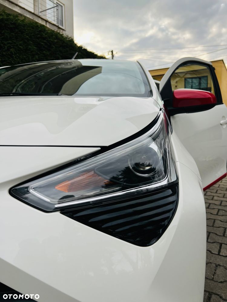 Toyota Aygo x.shift x-play connect - 5