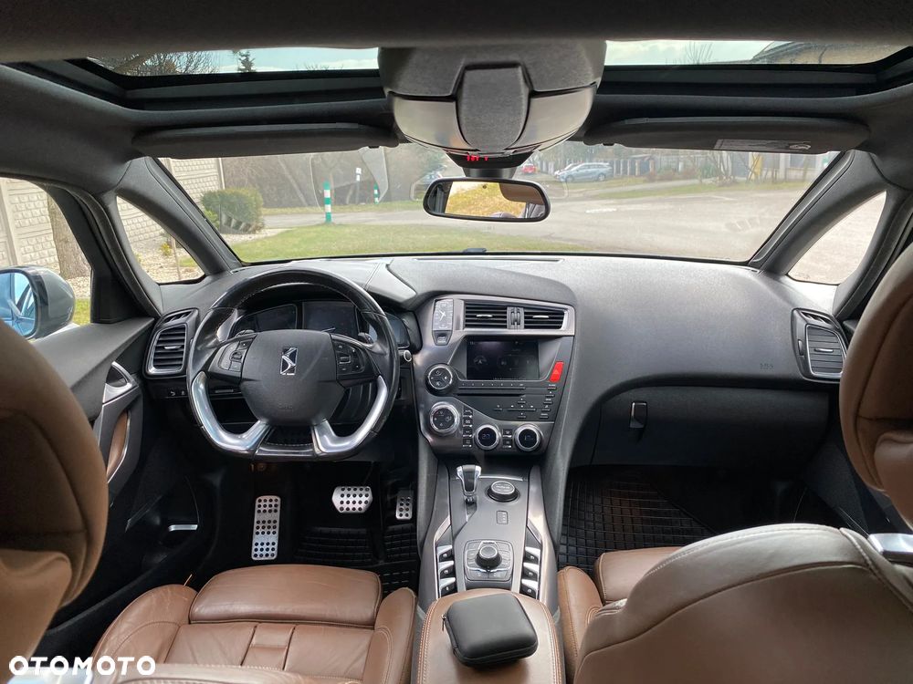 Citroën DS5 Hybrid4 EGS6 SoChic - 12