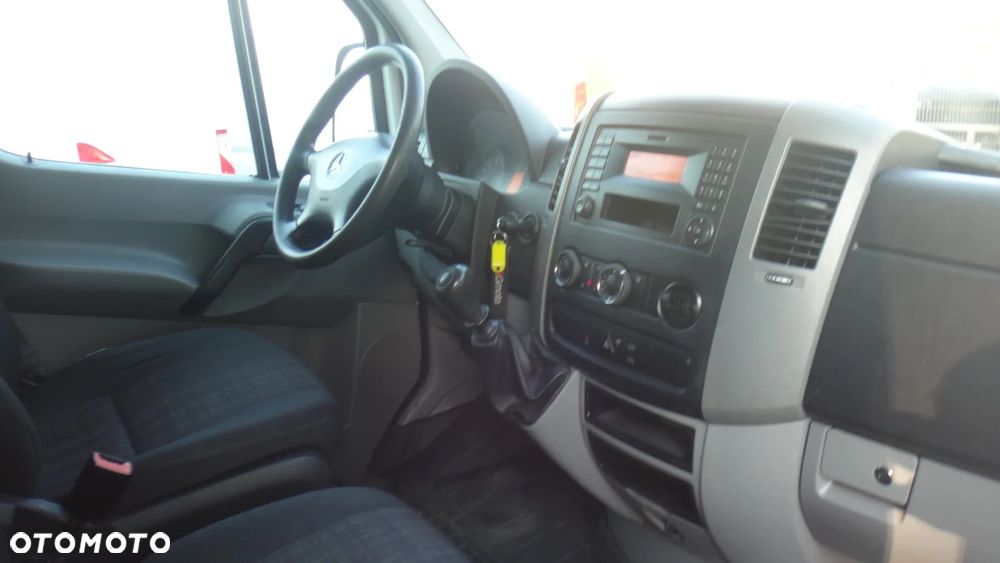 Mercedes-Benz Sprinter - 12