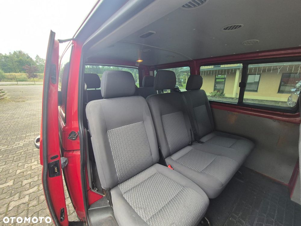 Volkswagen Caravelle - 13