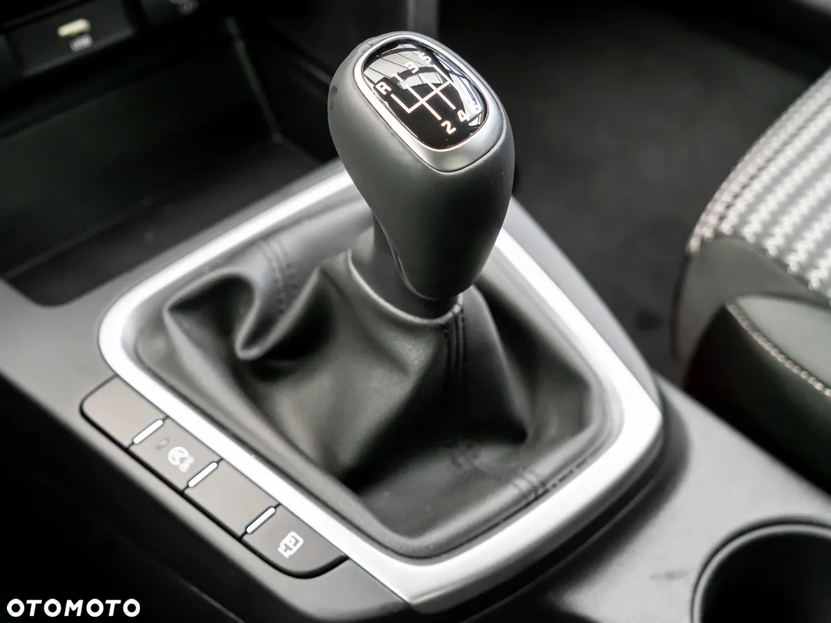 Kia XCeed 1.5 T-GDI M - 24