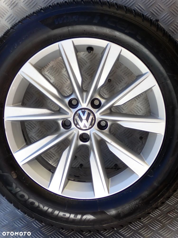 KOŁA FELGI ALUMINIOWE VW 7JX17 ET 43 5X112 5N0601025 S Z OPONAMI ZIMA 235/55/17 - 4