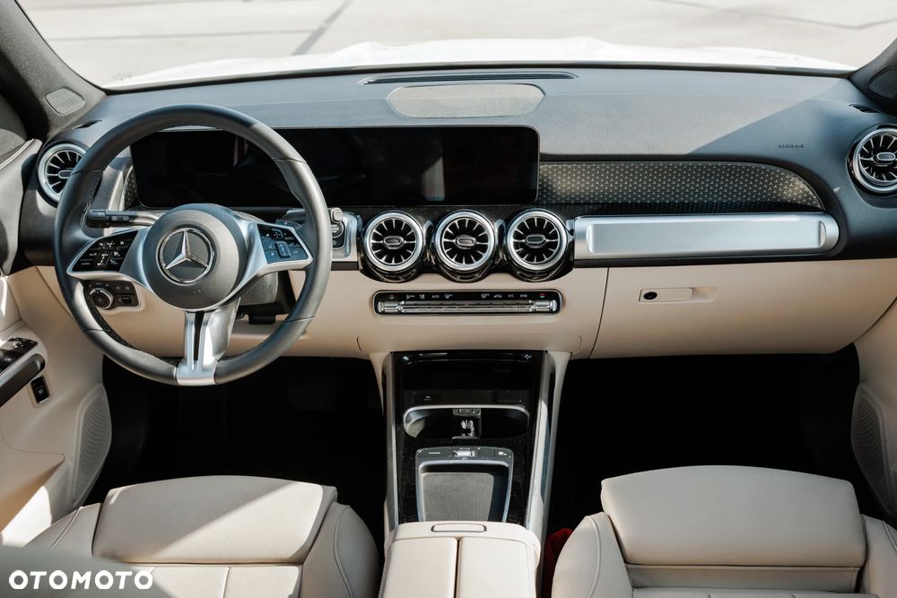 Mercedes-Benz GLB 250 4-Matic AMG Line 8G-DCT - 19