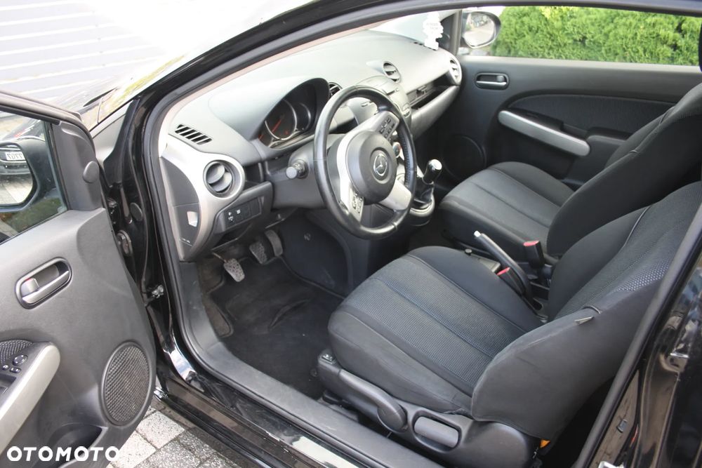 Mazda 2 - 10