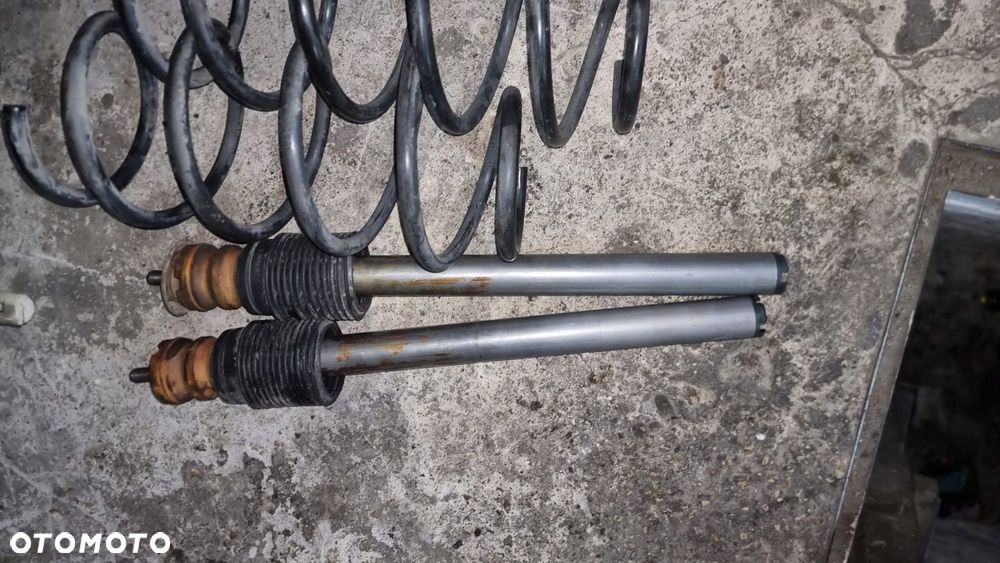 AMORTYZATOR PRZÓD LEWY PRAWY BMW 8 E31 - 3