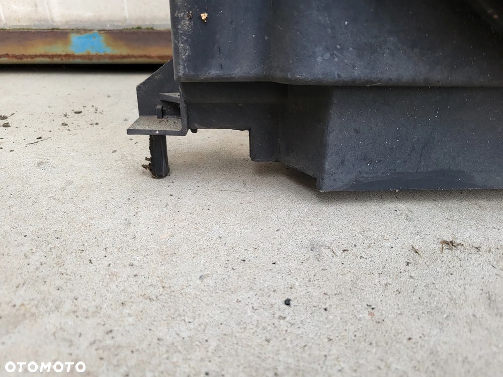 Pas przedni chłodnice 2.0 HDI Peugeot 3008 I - 2