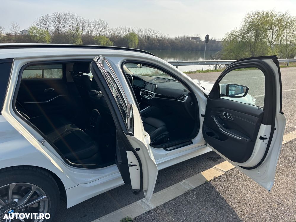 BMW Seria 3 330e Aut. Sport Line - 17