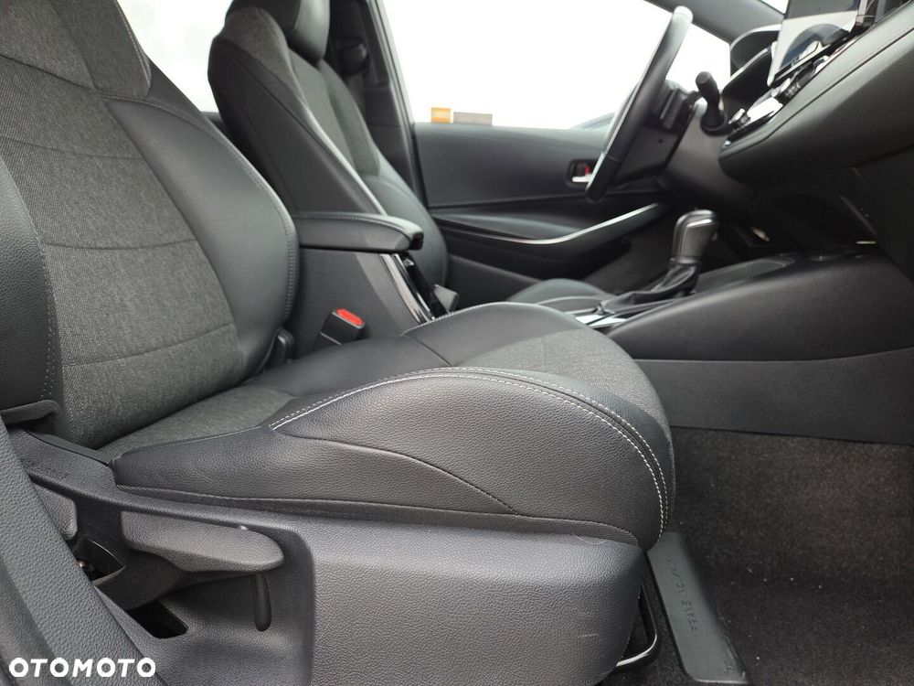 Toyota Corolla 2.0 Hybrid Style - 11