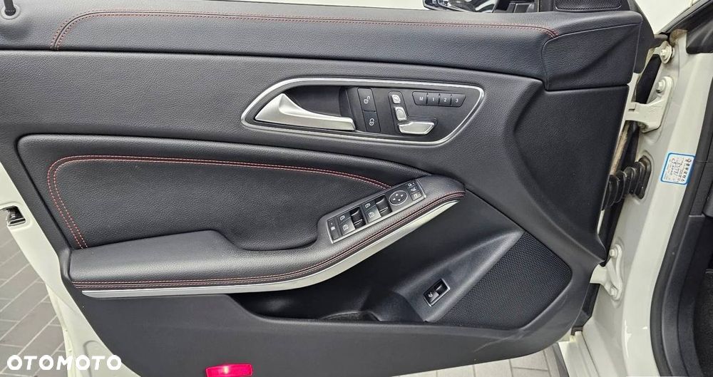 Mercedes-Benz CLA AMG 45 4Matic AMG Speedshift DCT 7G - 26