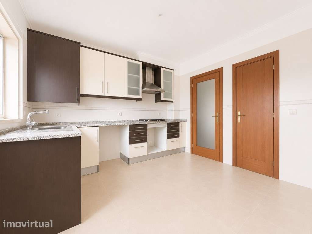 T3 com Varanda, Arrecadação e 2 Lugares de Garagem - Grande imagem: 5/32