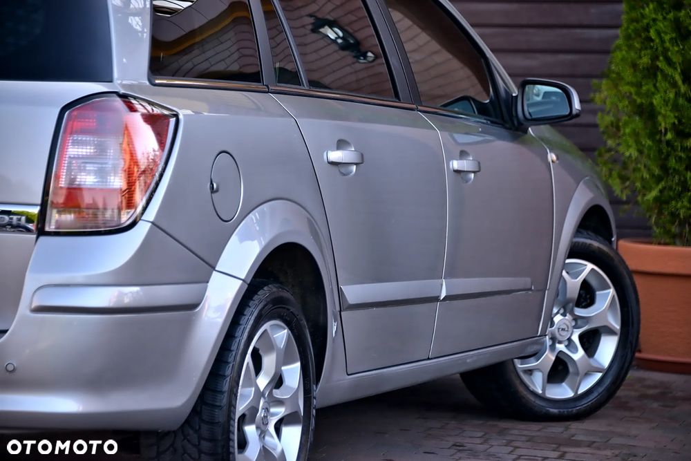 Opel Astra 1.9 CDTI Cosmo - 18