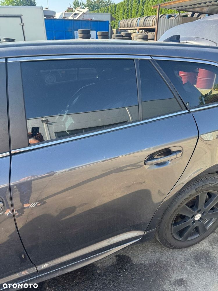 Toyota Avensis T27 LIFT 2,0 D4D 15-20r drzwi tył P / L 1G3 kombi - 2