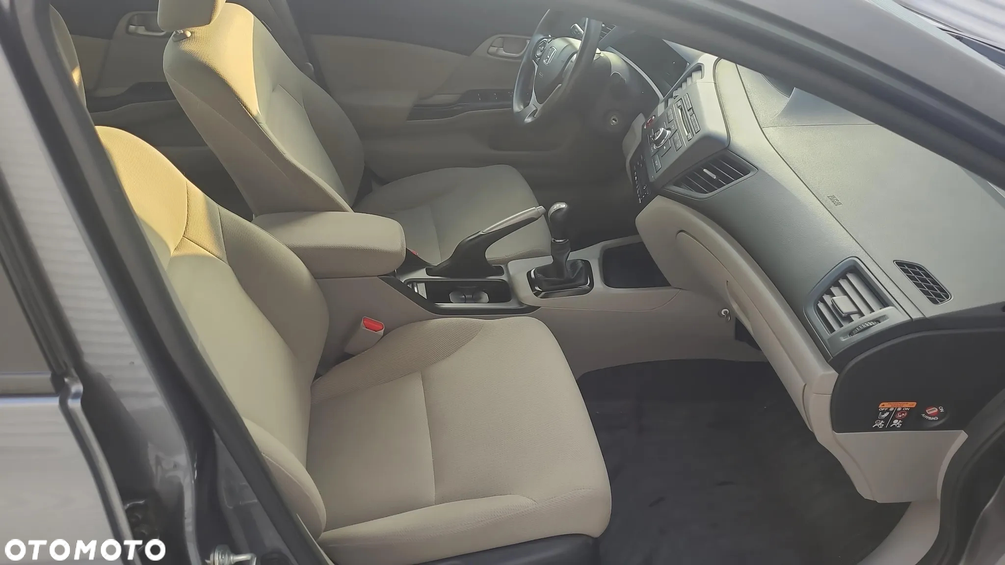 Honda Civic 1.8 Comfort - 27