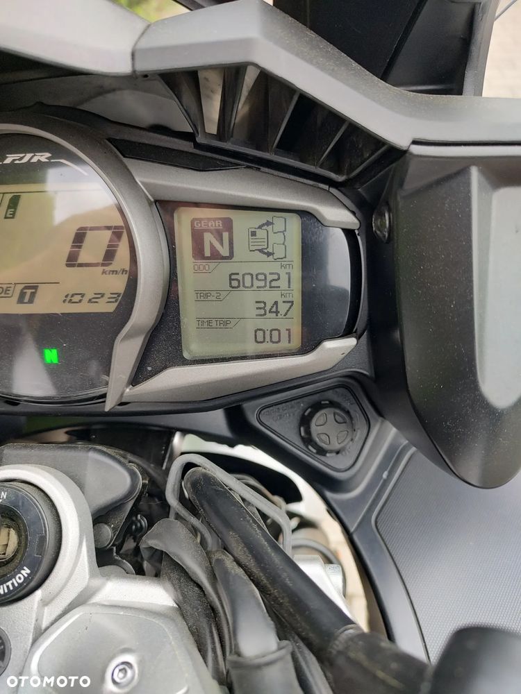 Yamaha FJR - 2