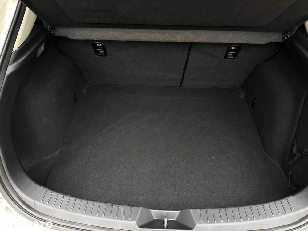 Mazda 3 SKYACTIV-G 120 Signature+ - 13