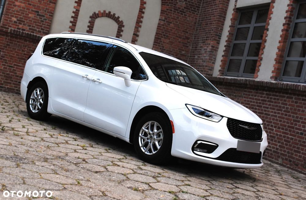 Chrysler Pacifica - 8