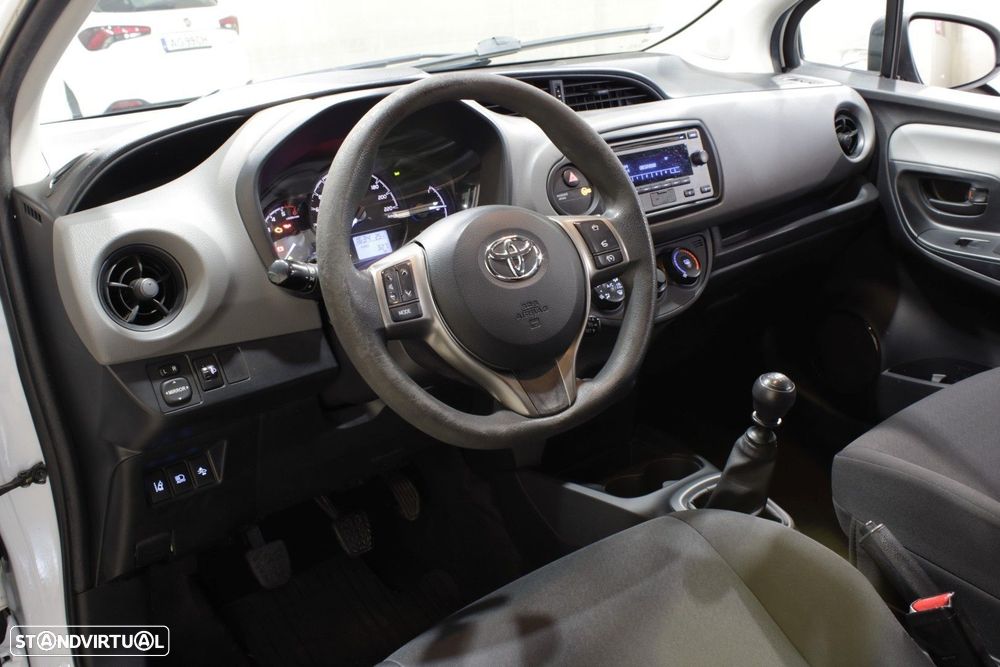 Toyota Yaris 1.4 D-4D AC IVA Dedutível - 11