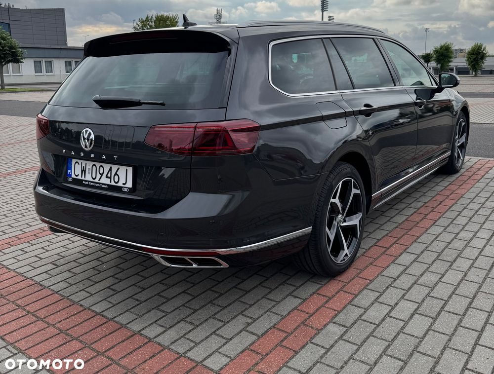 Volkswagen Passat - 10