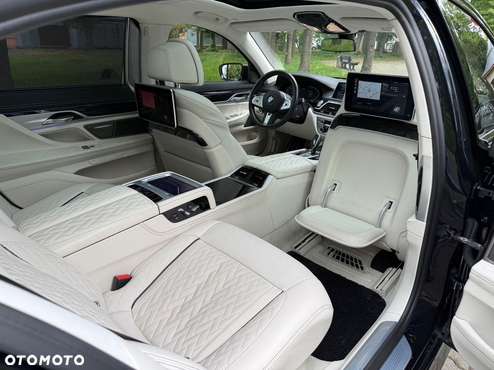 BMW Seria 7 750Li xDrive sport - 36