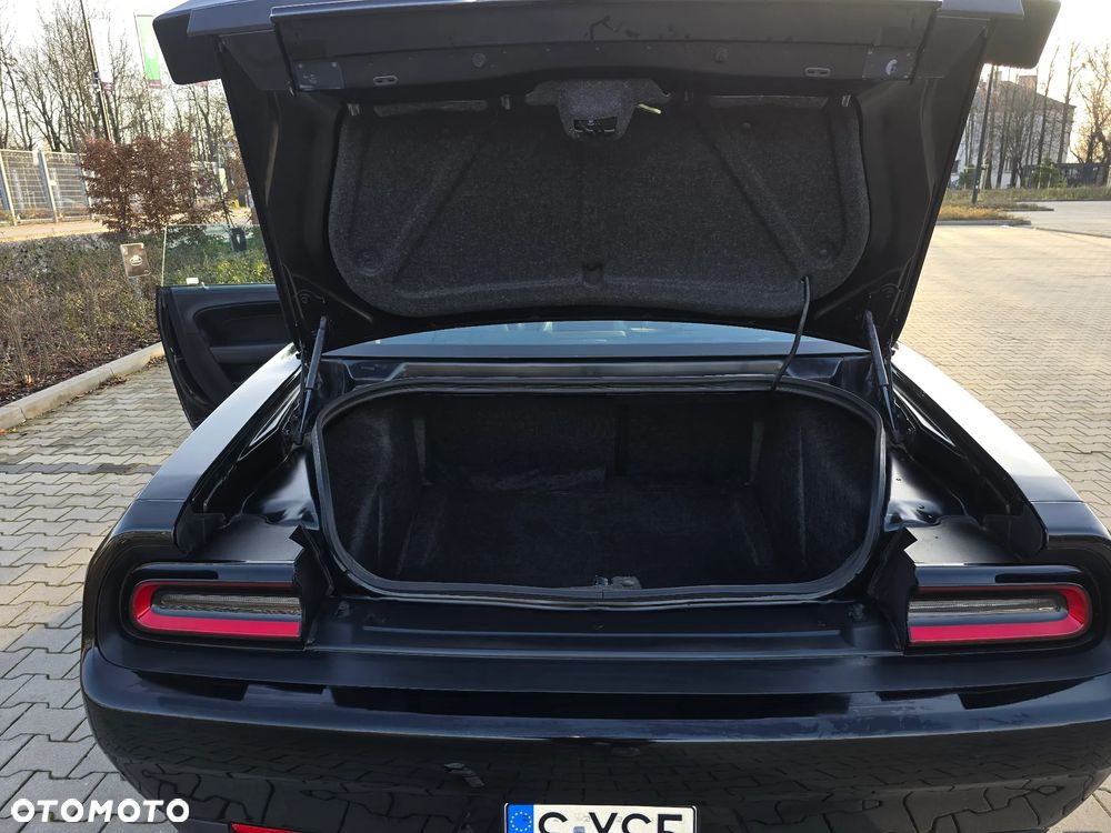 Dodge Challenger ver-6-4-scat-pack-widebody - 26