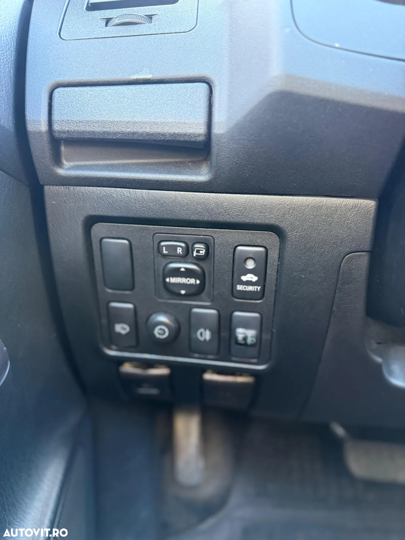 Toyota Hilux 4x4 Cabina Dubla Style+ Aut. - 12