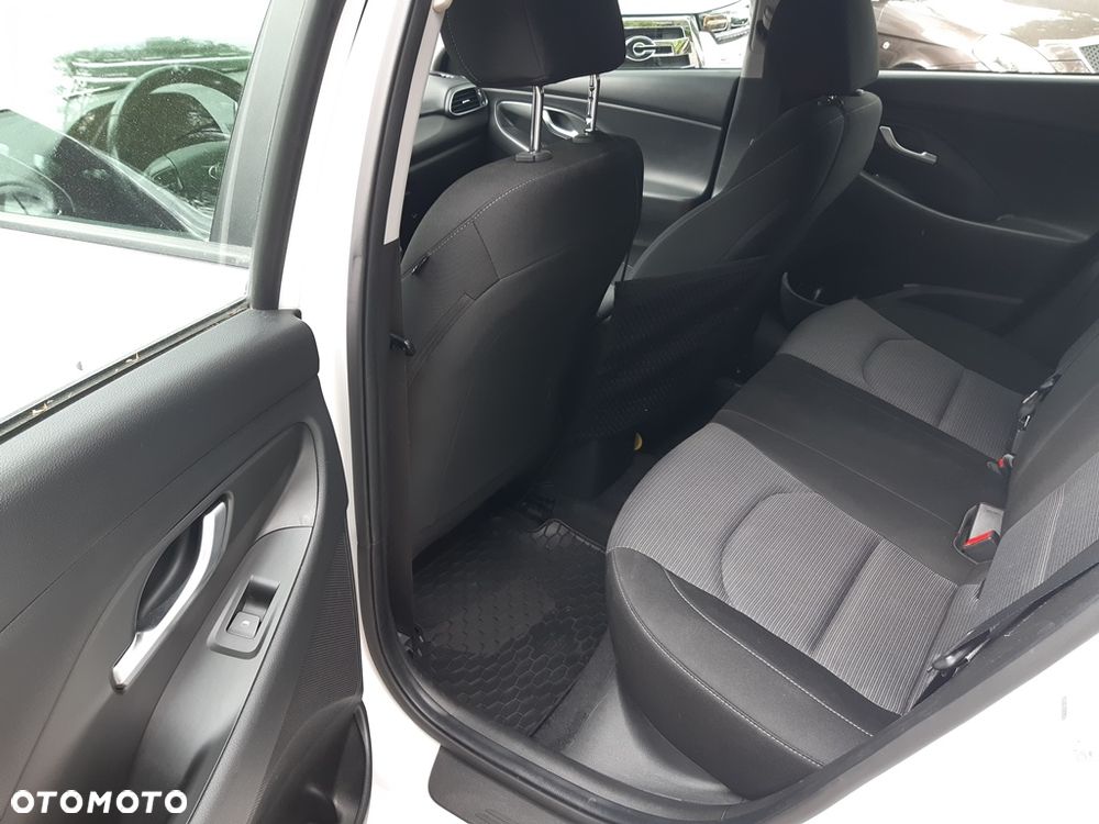 Hyundai i30 1.4 Classic + - 18