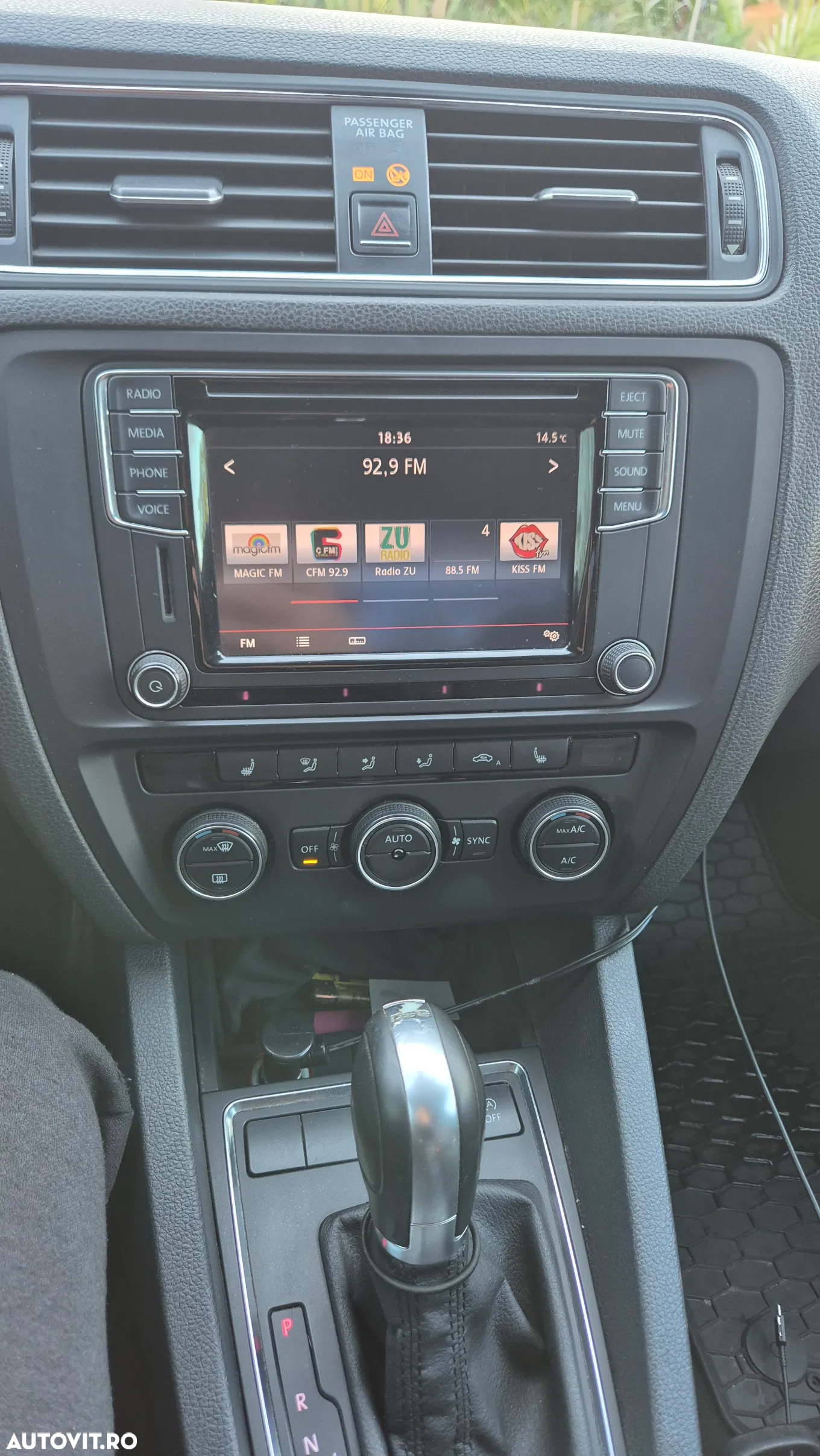 Volkswagen Jetta 2.0 TDI DSG Comfortline - 13