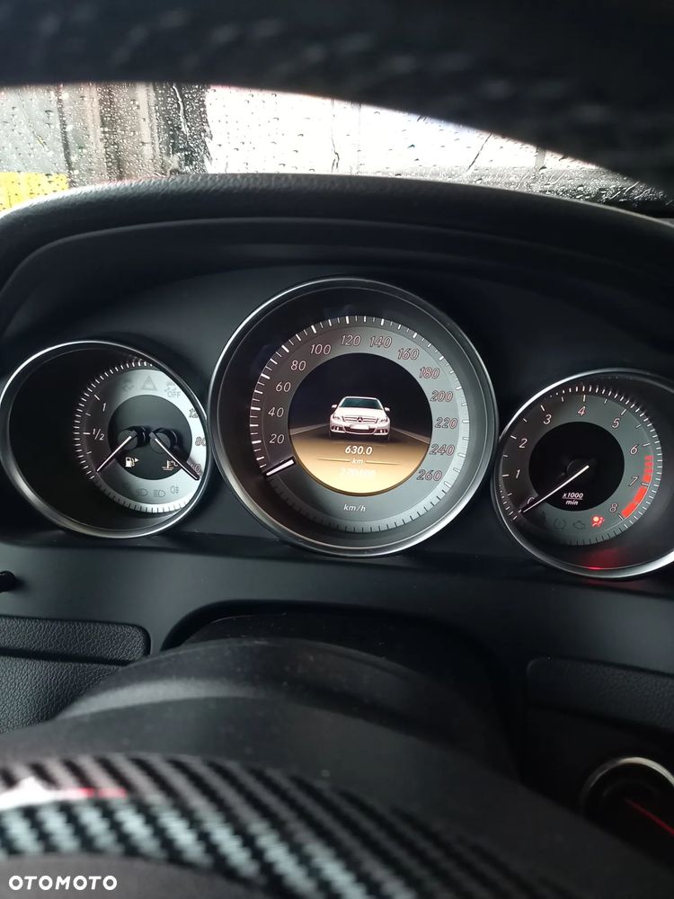 Mercedes-Benz Klasa C 180 CGI BlueEFFICIENCY Avantgarde - 16