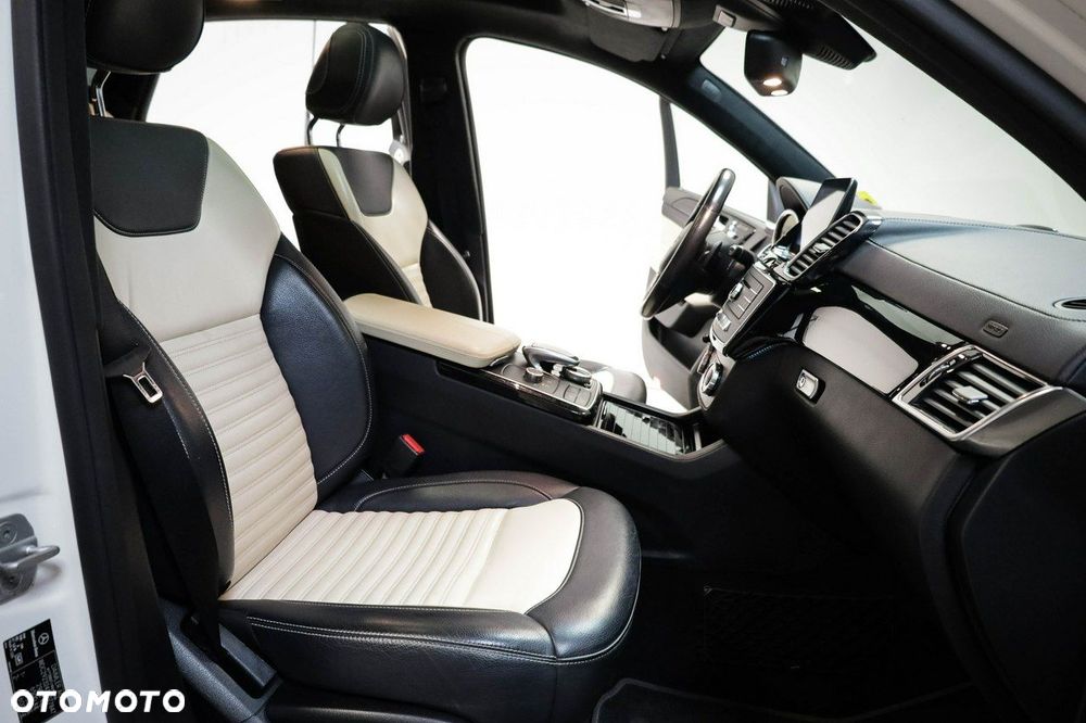 Mercedes-Benz GLE - 12