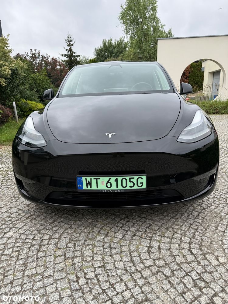 Tesla Model Y - 4