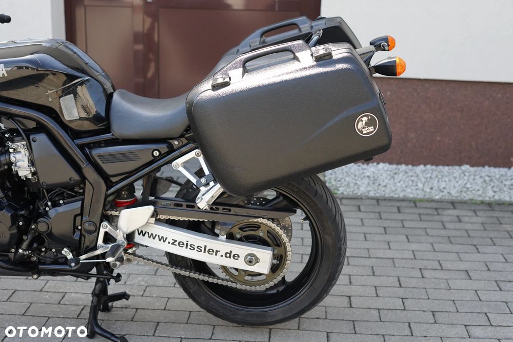 Yamaha FZS - 22