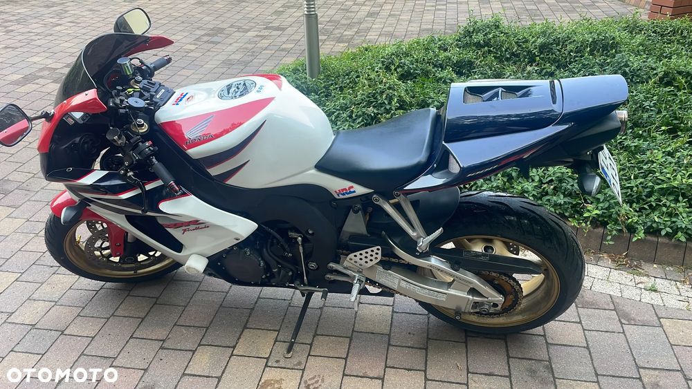 Honda CBR - 1