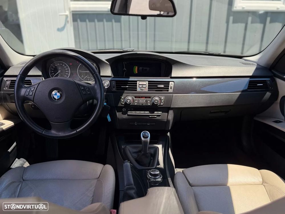 BMW 320 d Line Luxury - 9
