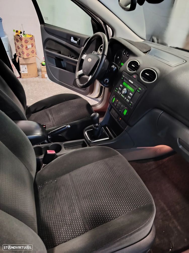 Ford Focus 1.6 TDCi Ghia - 8
