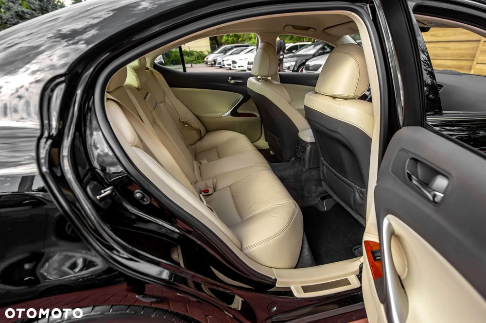 Lexus IS 250 Executive Line - 20