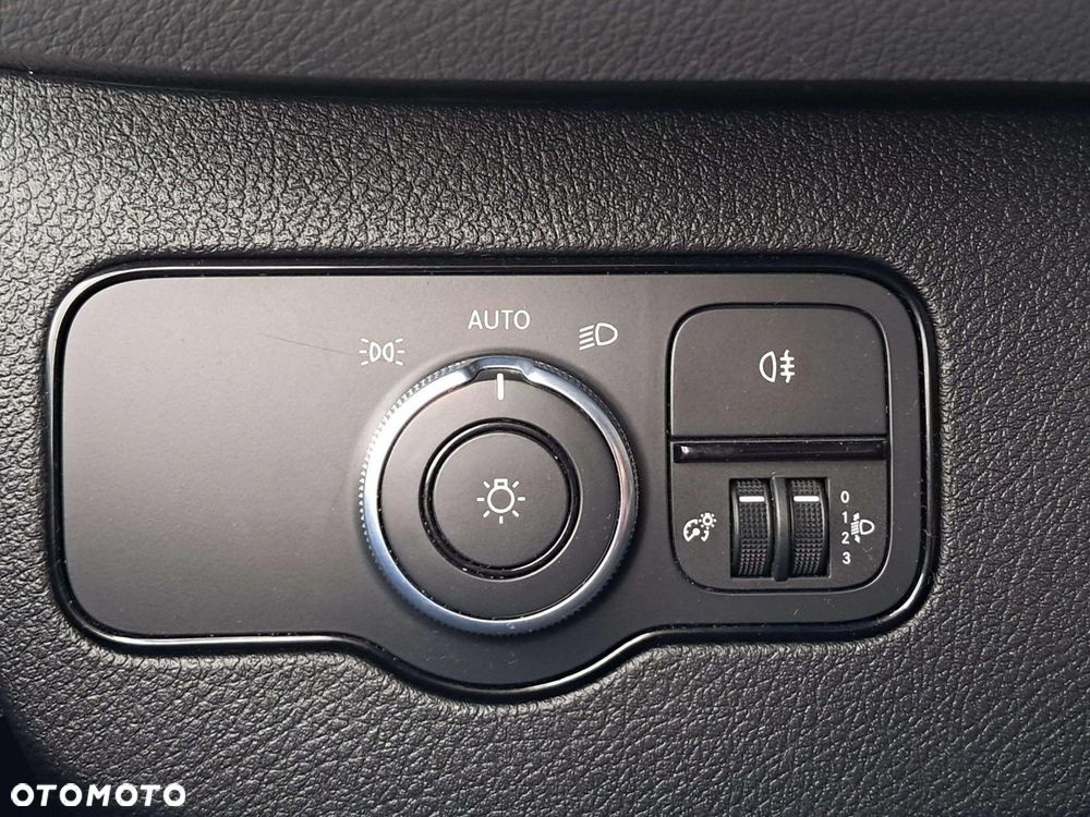 Mercedes-Benz Sprinter . - 18