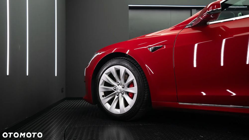 Tesla Model S Performance - 23